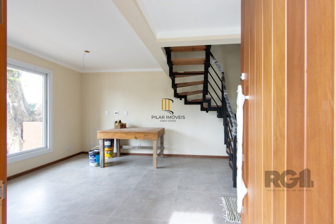 Casa 2 dormitórios no bairro Guarujá