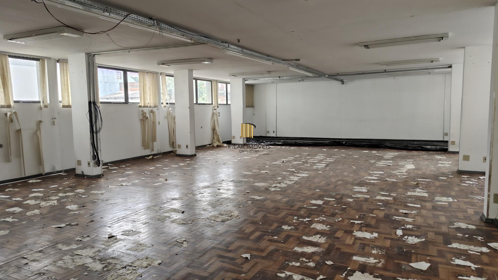 Prédio Comercial no bairro Menino Deus.