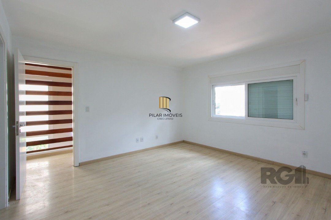 Casa com 4 quartos, com 347,57 m 2 privativos