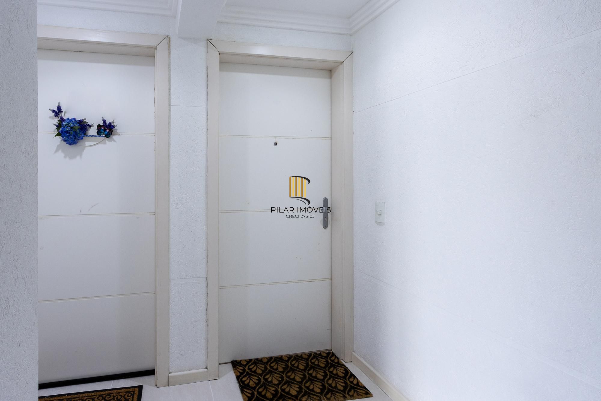 Apartamento de 3 dormitórios, 1 suíte e 2 vagas escrituradas no bairro Tristeza.