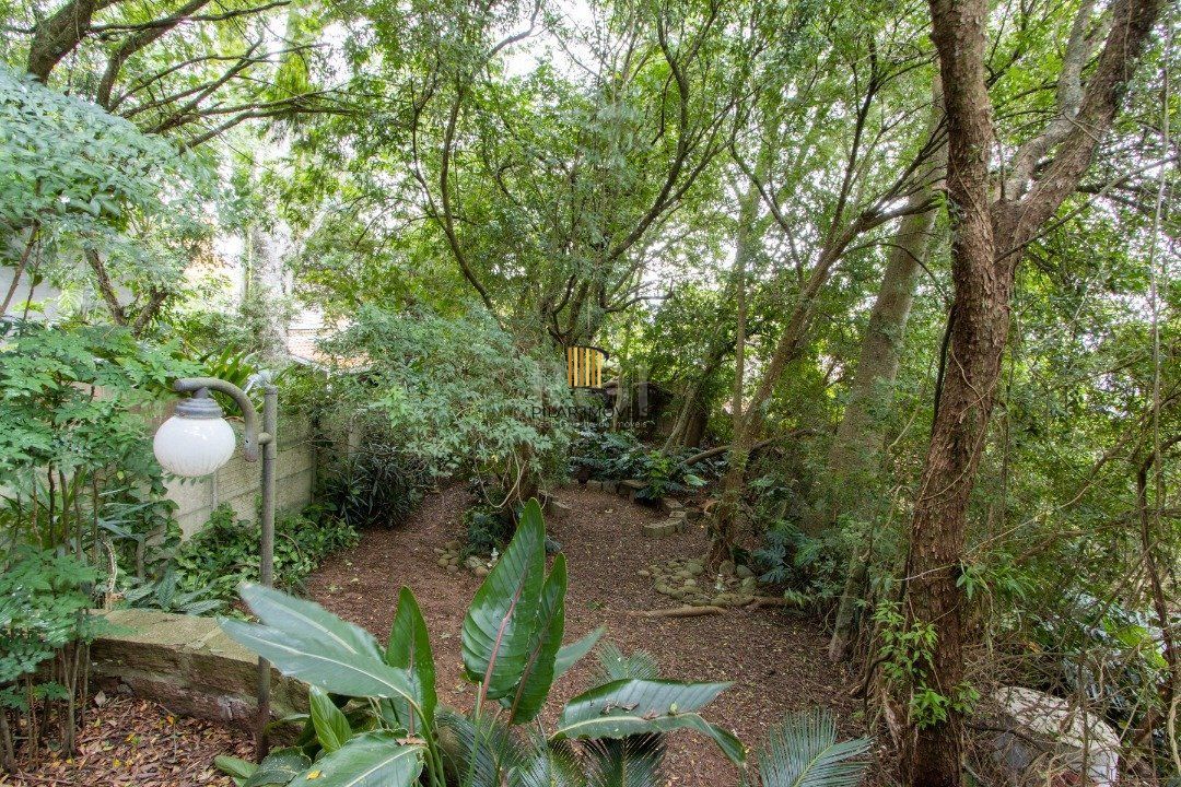 Sobrado com 300m² à venda, 3 quartos, 1 suite, 2 vagas - Bairro Espírito Santo