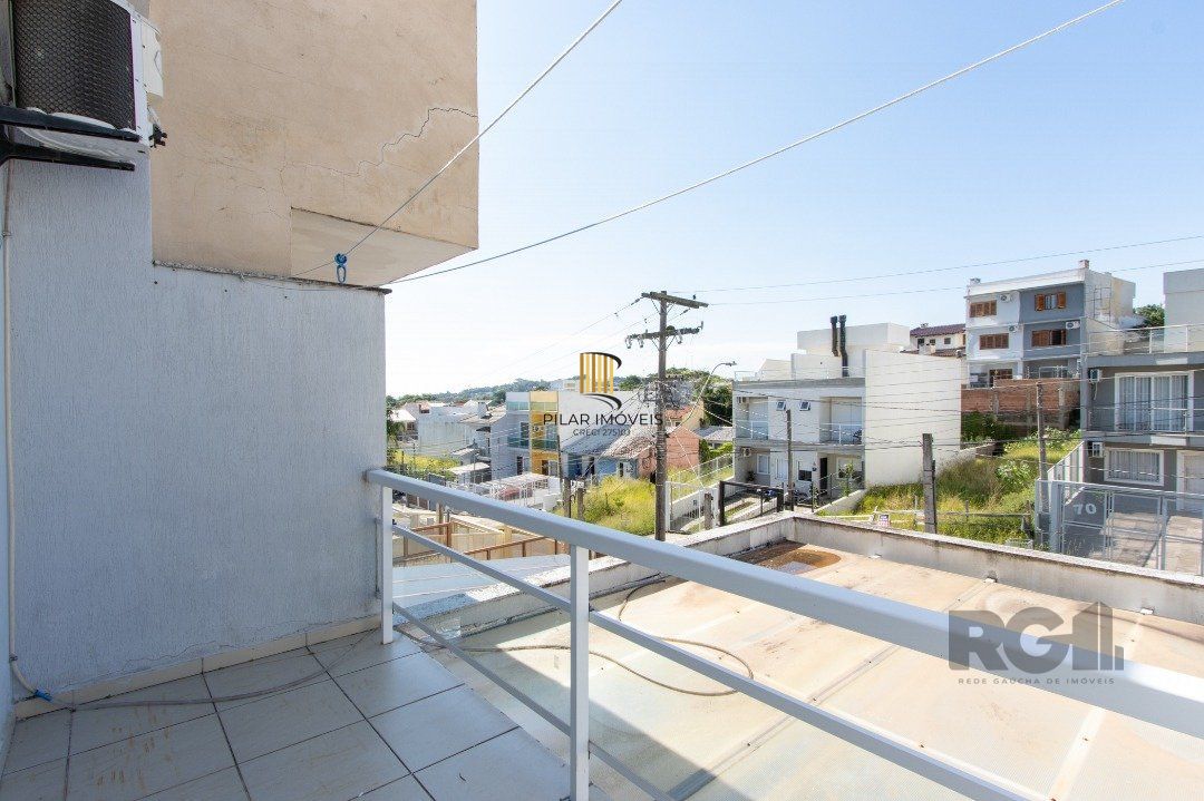 Casa 2 dormitórios no bairro Guarujá