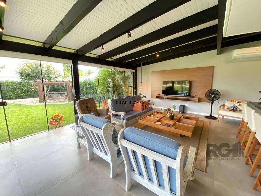 CASA EM ATLANTIDA COM 5 SUÍTES
