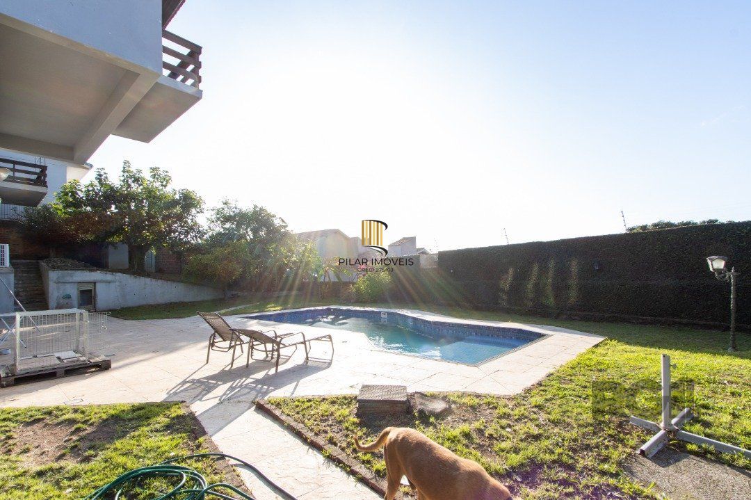 Casa 5 dormitórios no bairro Teresópolis