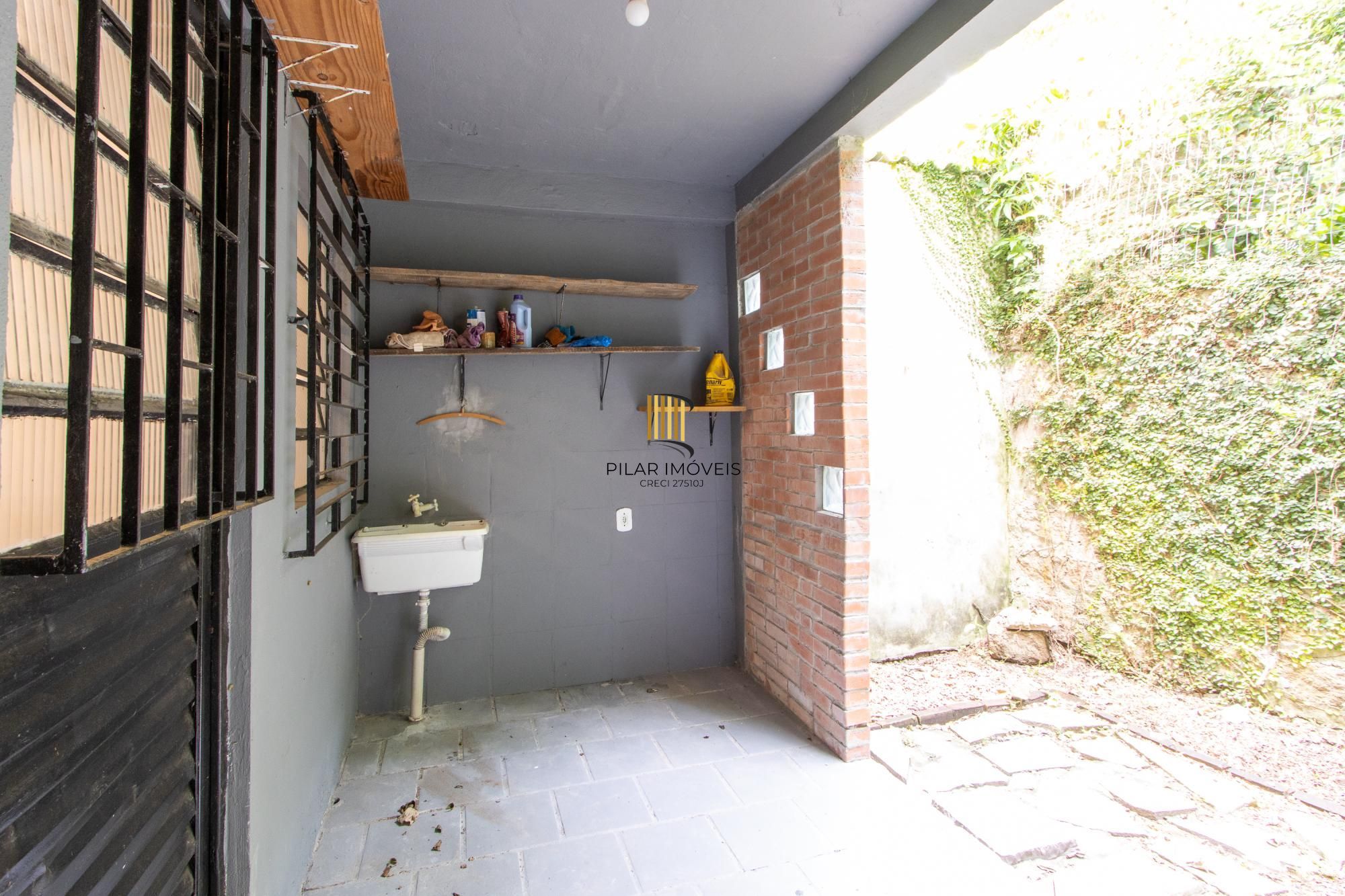 Casa para Venda - 235m², 2 dormitórios, 4 vagas - Cavalhada