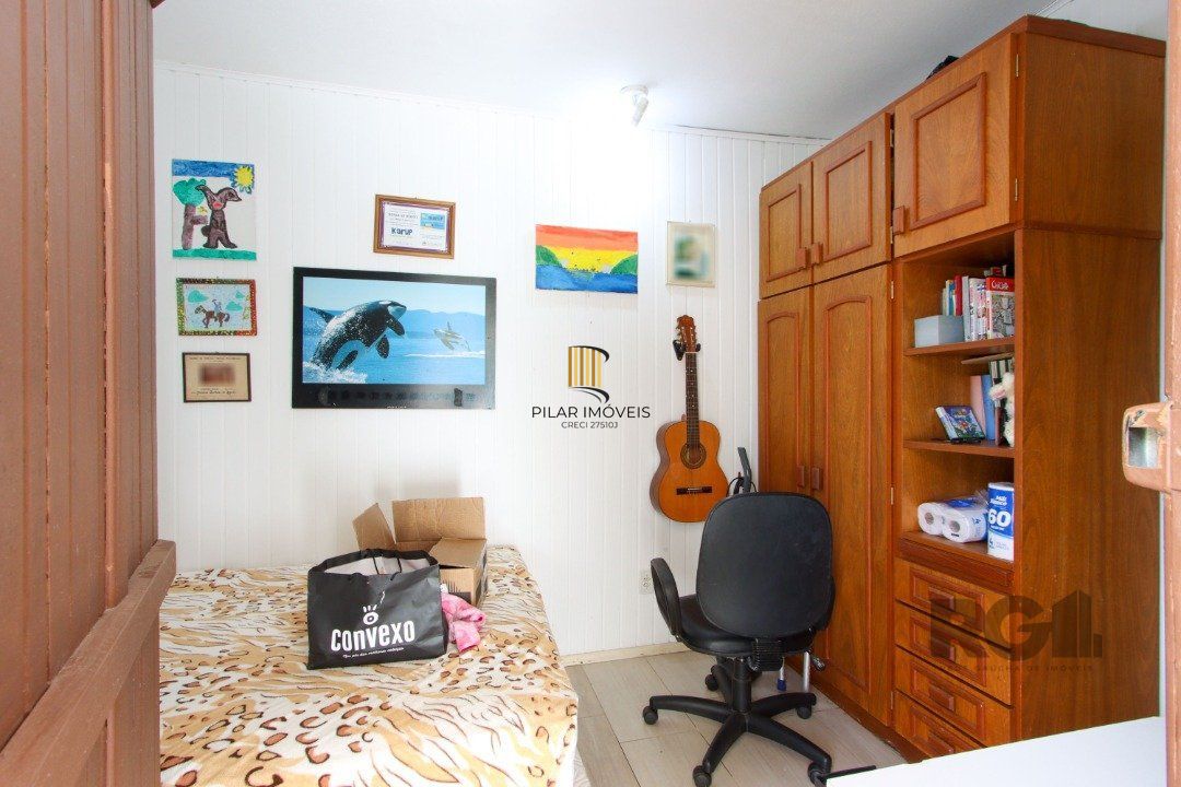 Casa térrea com  hall de entrada ,4 dormitórios