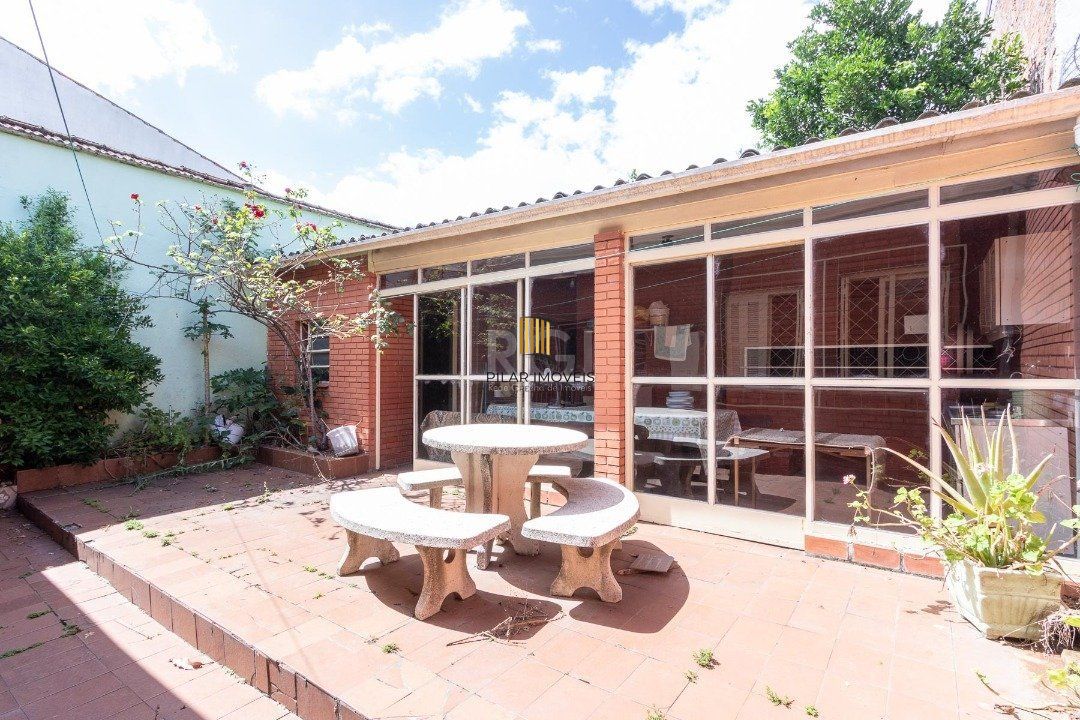 Casa para Venda - 118m², 2 dormitórios, 2 vagas - Medianeira
