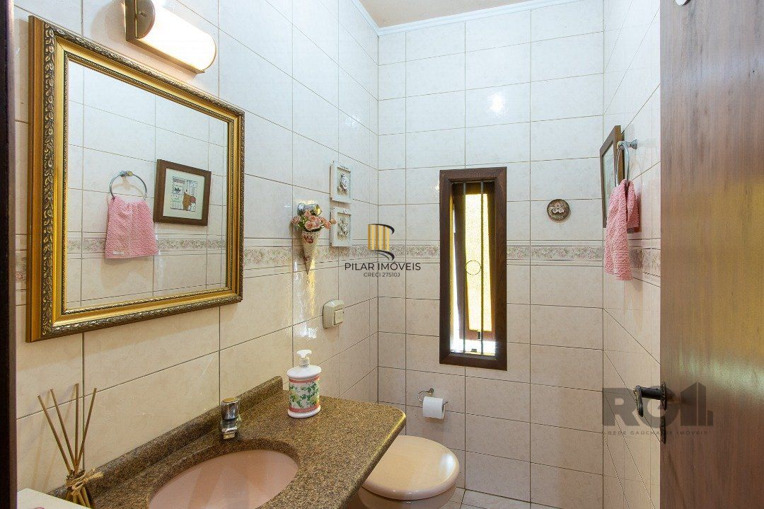 Casa para Venda - 300m², 3 dormitórios, sendo 1 suites, 4 vagas - Nonoai