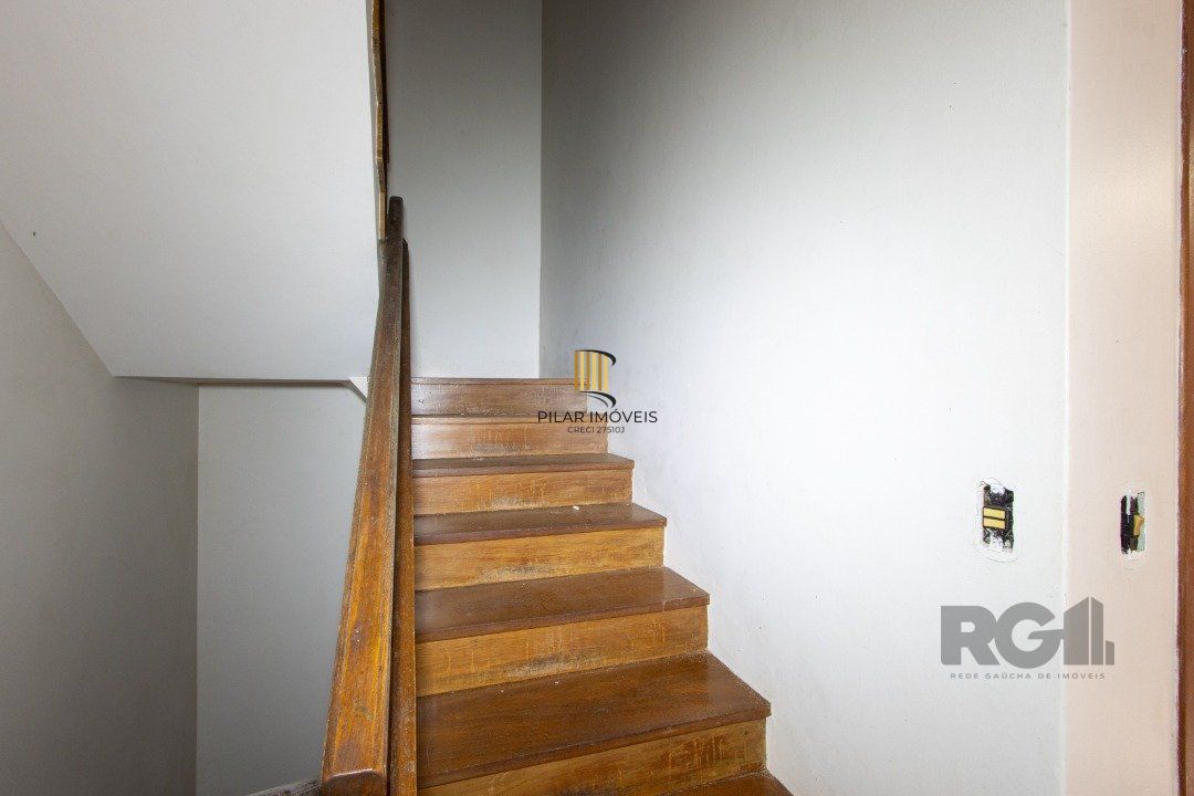 Casa para Venda - 361.95m², 4 dormitórios, sendo 2 suites, 3 vagas - Nonoai