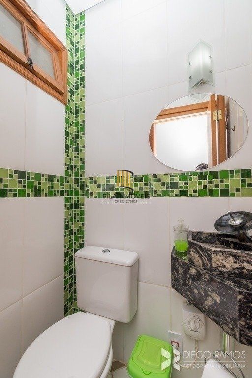 BELO SOBRADO REFORMADO 3 DORMITÓRIOS - BAIRRO NONOAI