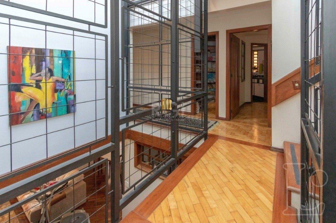 Casa para Venda - 349m², 4 dormitórios, sendo 1 suites, 3 vagas - Tristeza