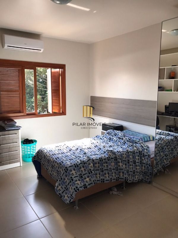 Casa para Venda - 160m², 3 dormitórios, sendo 1 suites, 3 vagas - Tristeza