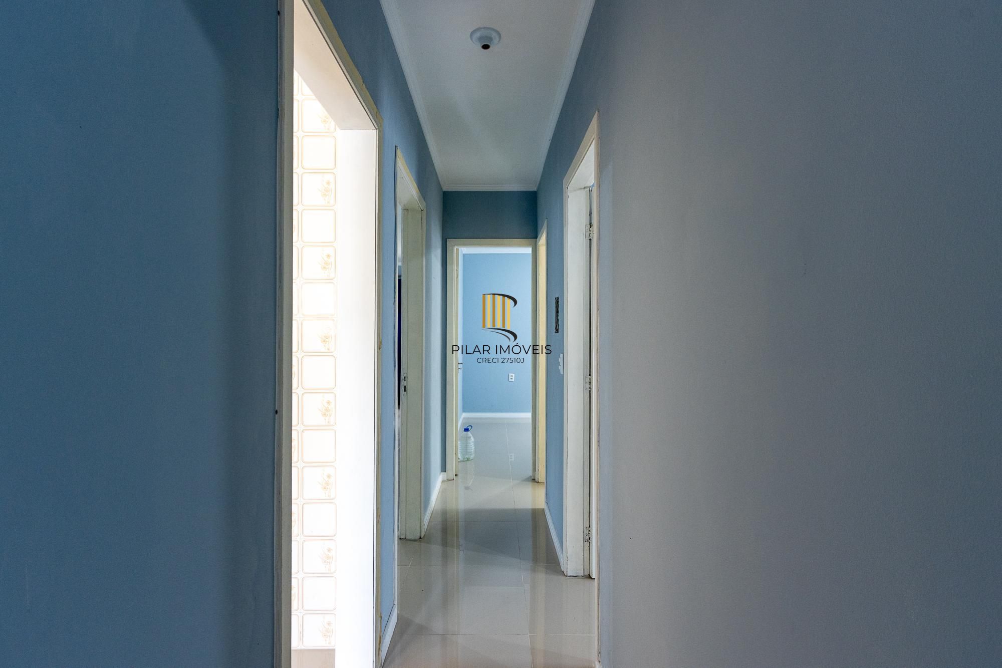 Terreno com 2 casas, 4 quartos, 1 suite - Bairro Cavalhada