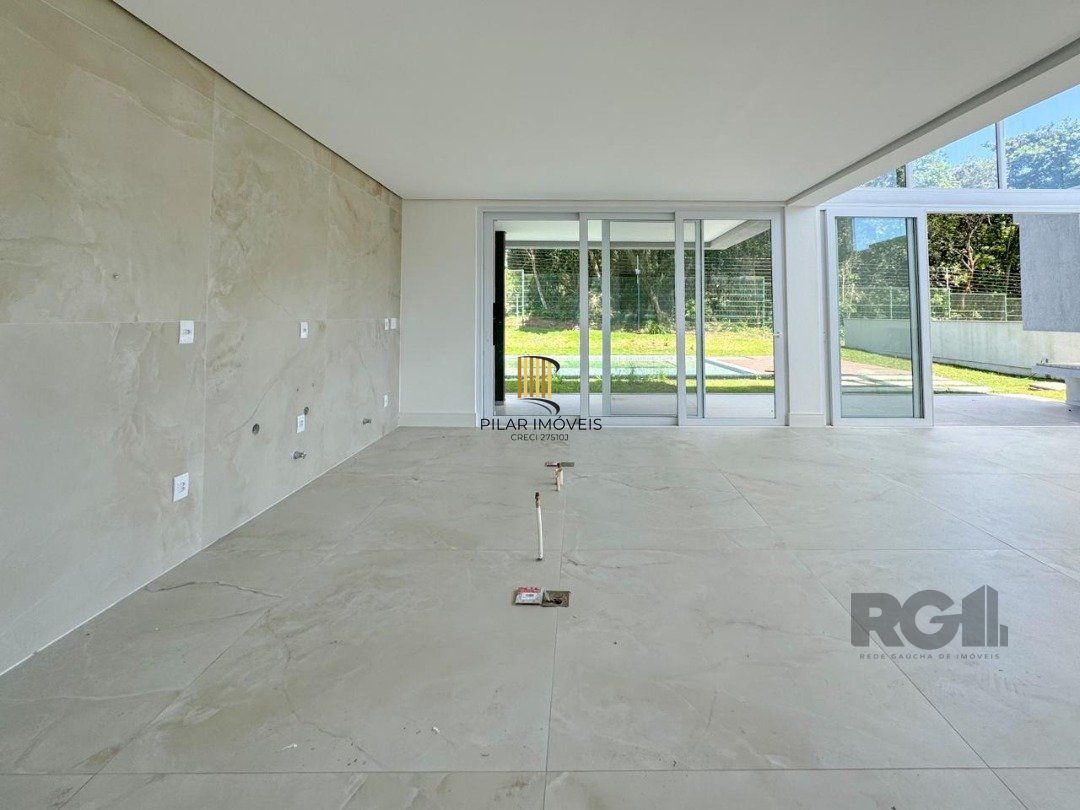 Casa Condominio para Venda - 300m², 4 dormitórios, sendo 4 suites, 2 vagas - Alphaville
