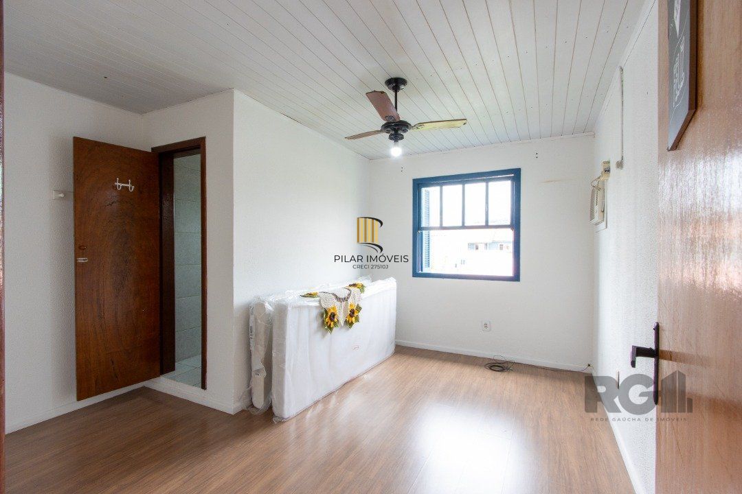 Casa térrea, 3 quartos, edícula, com 2 suites, pátio - Bairro Guarujá