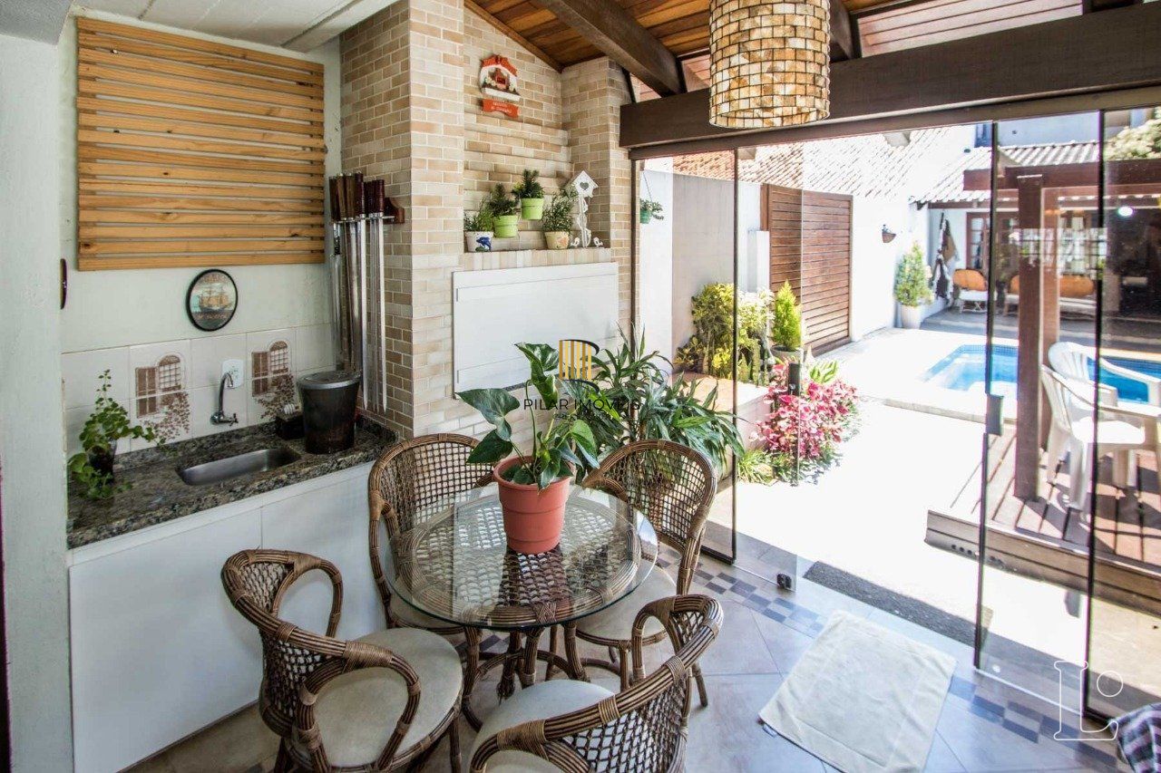 Casa para Venda - 238.68m², 4 dormitórios, sendo 1 suites, 4 vagas - Ipanema