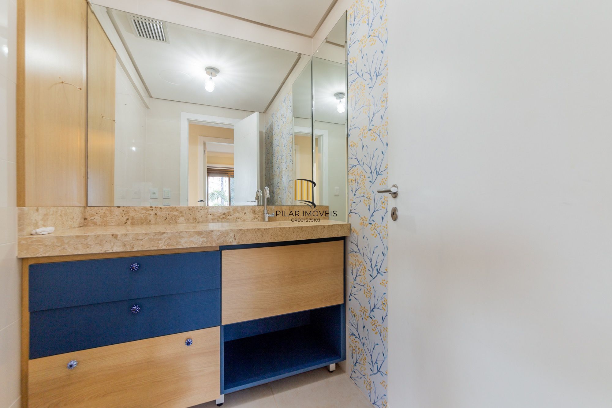 Apartamento com 2 suites, lavabo e 2 vagas de garagem no Bairro Rio Branco