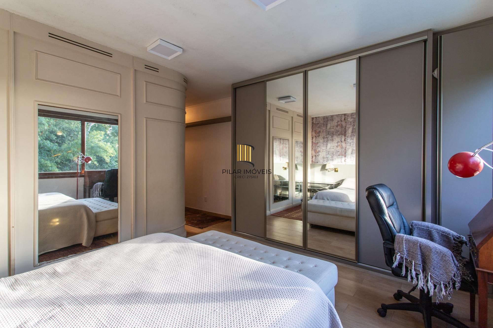 Casa em Condomínio à venda com 5 dormitórios, 565m² e 4 vagas no Condominio Jardim do Sol, Zona Sul de Porto Alegre