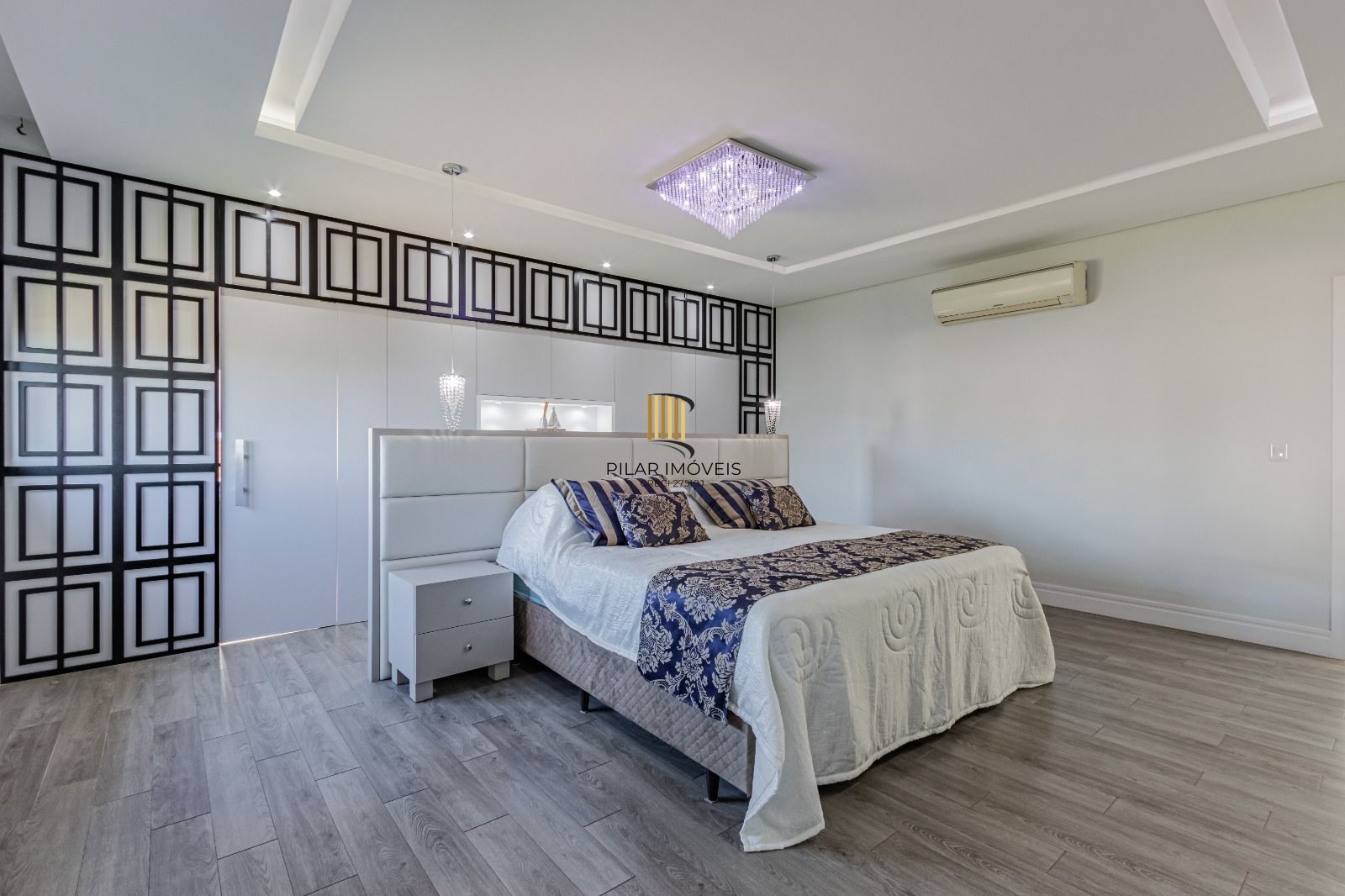 Casa de Condomínio 4 dormitórios no bairro São Vicente