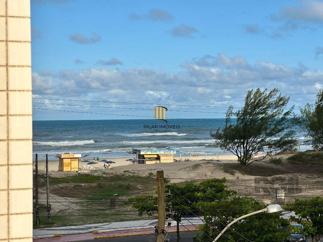 APARTAMENTO JUNTO A? BEIRA MAR  PE? NA AREIA!