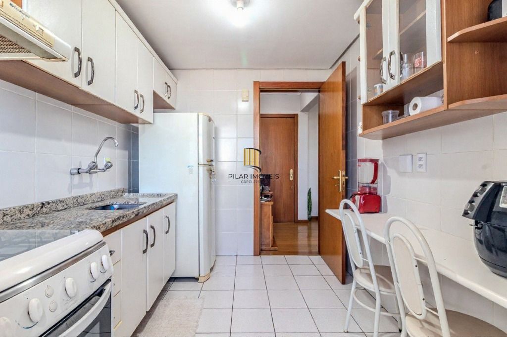 Apartamento com 2 quartos, vaga dupla - Bairro Petrópolis