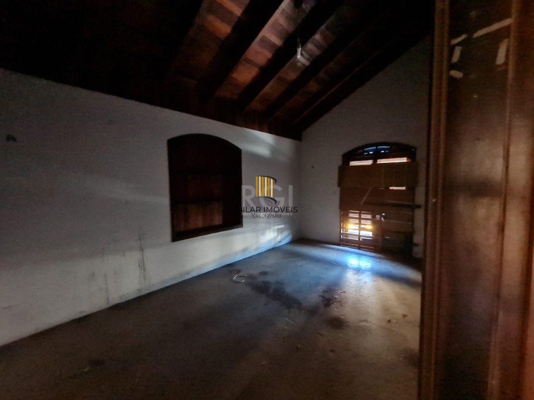 Casa para Venda - 220m², 3 dormitórios, Nonoai