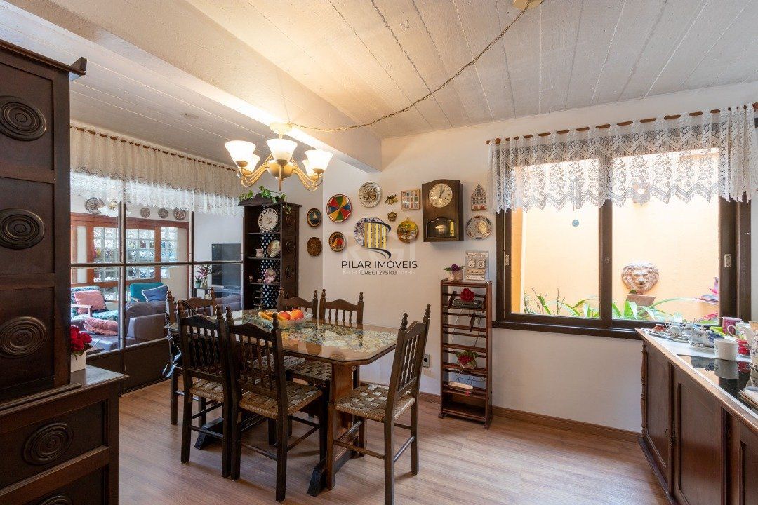 Casa para Venda - 435m², 4 dormitórios, sendo 4 suites, 4 vagas - Cristal