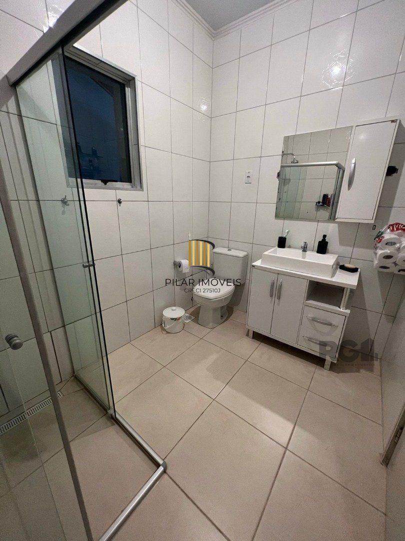 Casa em alvenaria, próxima à 24 de outubro, com a seguinte composição