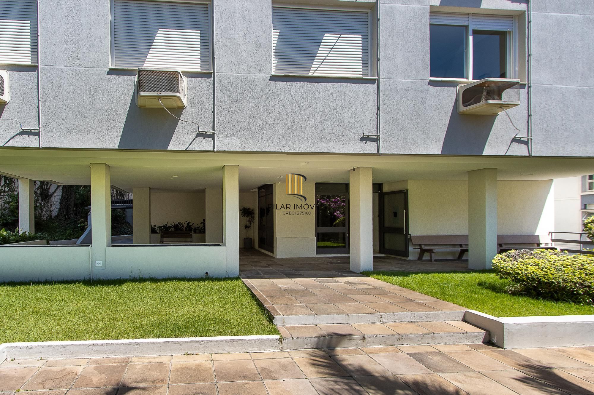 Cobertura com 2 dormitórios, incluindo 1 suíte.