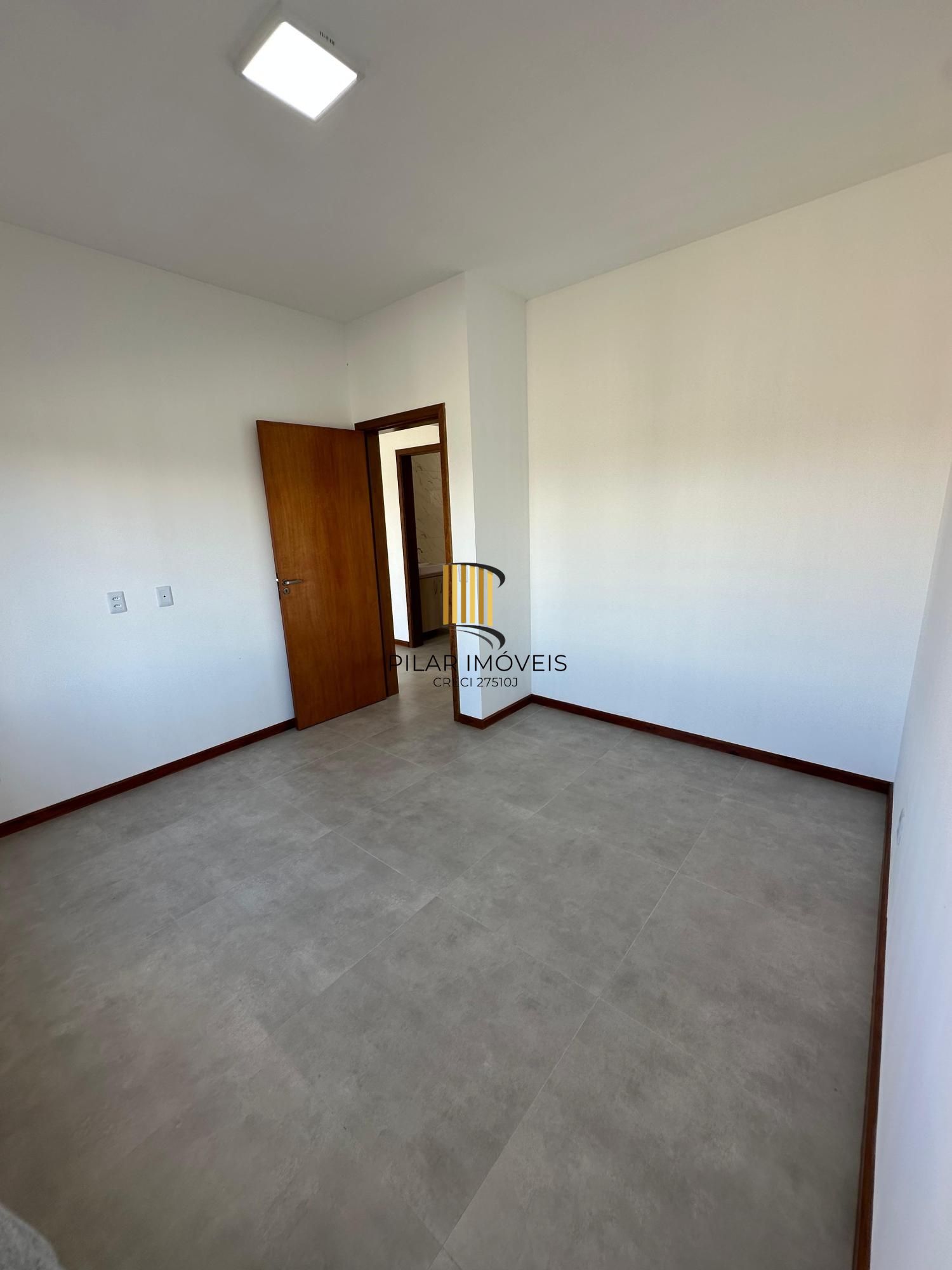 Casa 2 dormitórios no bairro Presidente