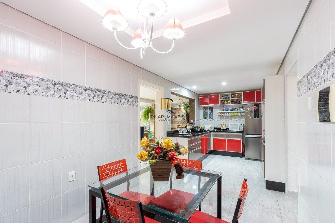 Casa para Venda - 342m², 3 dormitórios, sendo 2 suites, 2 vagas - Espírito Santo