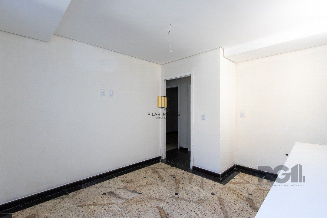Casa 3 dormitórios no bairro Floresta