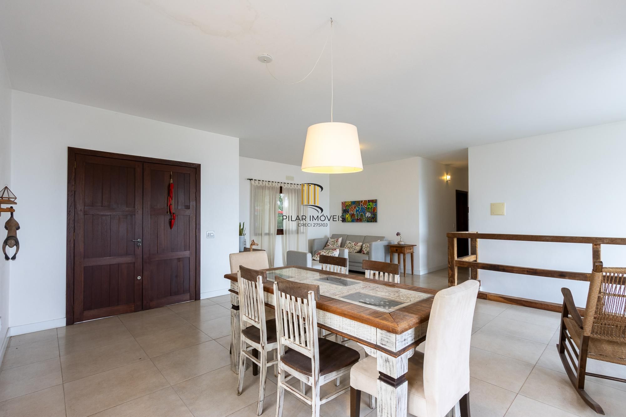 Casa com 6 quartos à venda  bairro Espírito Santo, Porto Alegre.