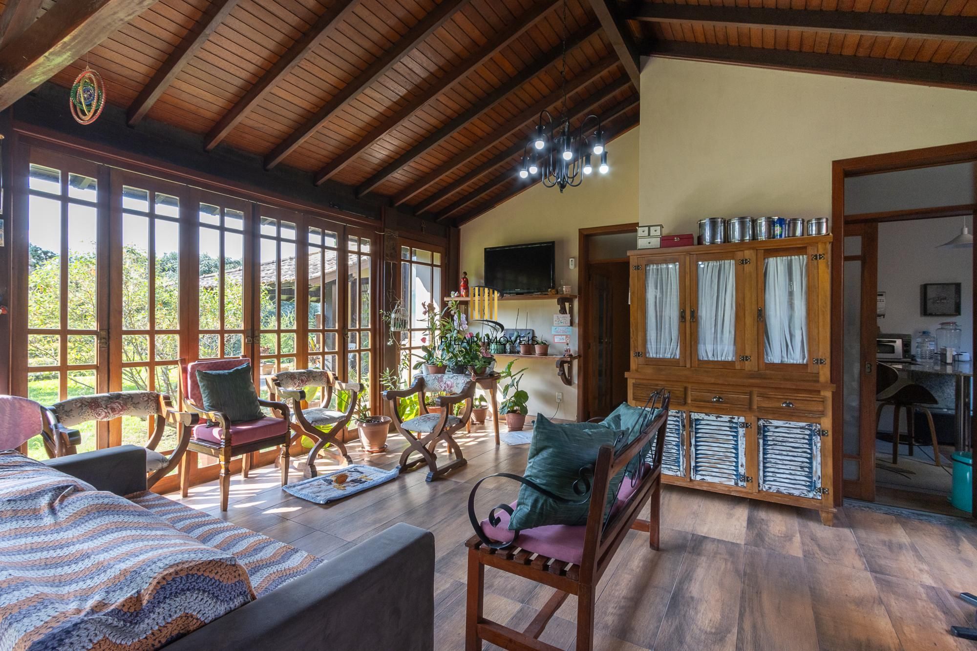 Casa em condomínio á venda com 6 dormitórios em Porto Alegre