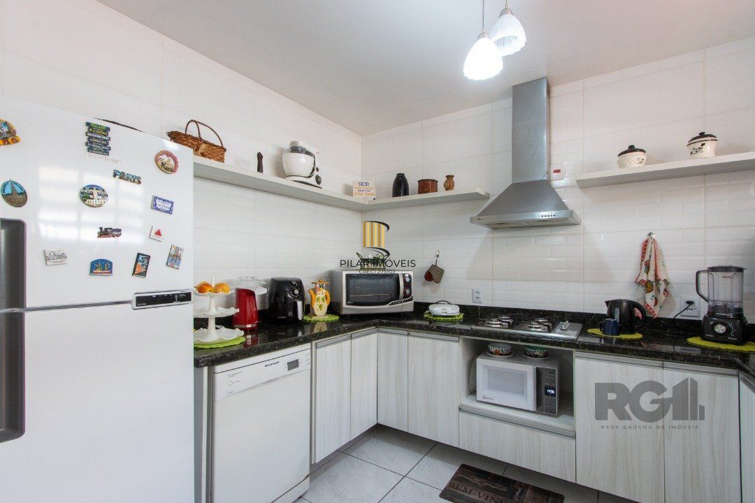 Casa 4 dormitórios no bairro Tristeza