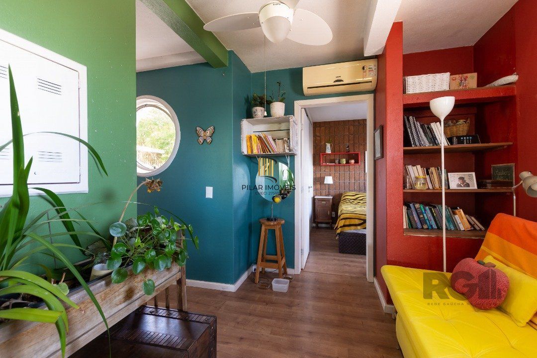Casa 4 dormitórios no bairro Vila Assunção