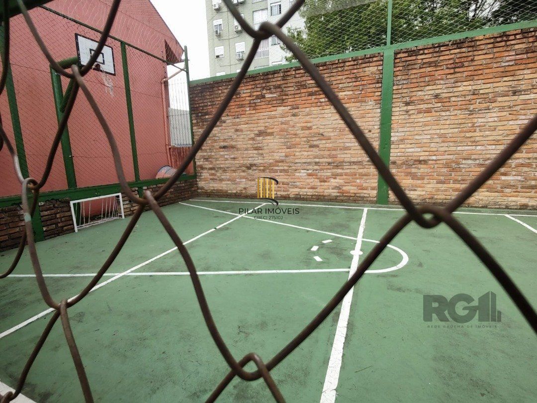 Casa em Condomínio 4 Dormitórios na Glória!!
