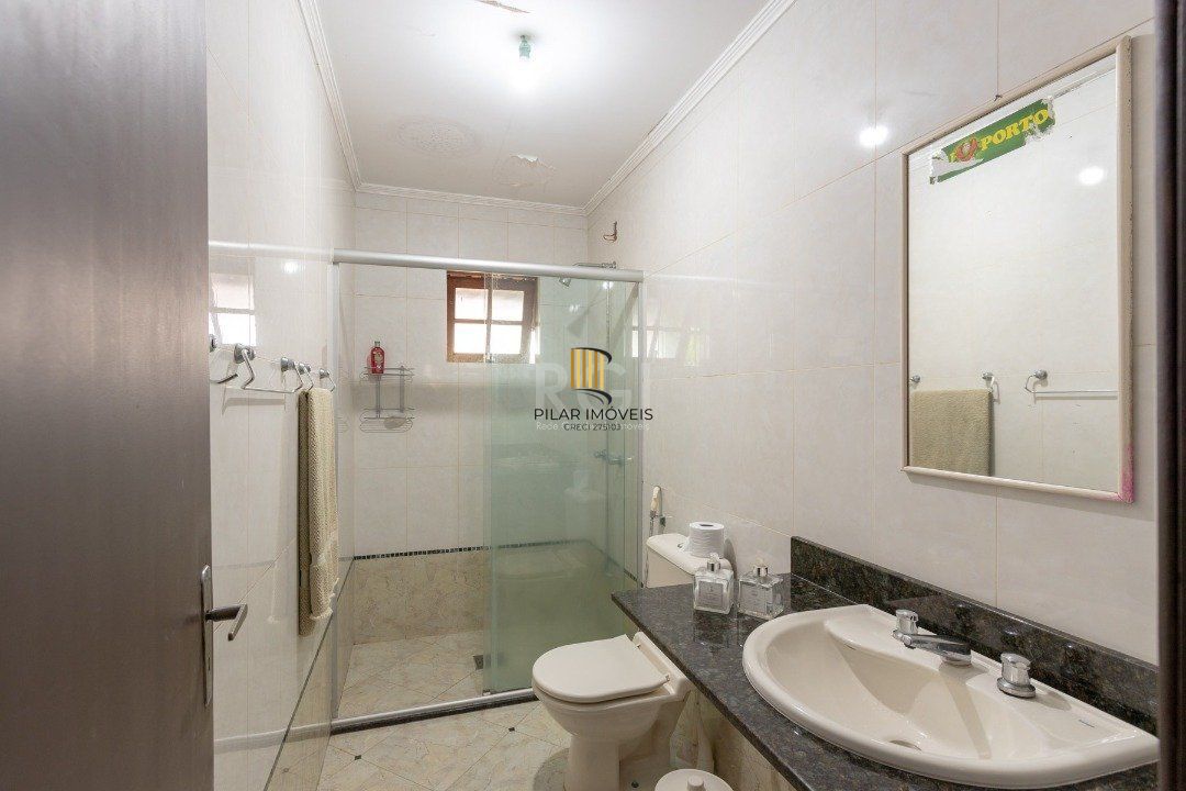 Casa para Venda - 246m², 3 dormitórios, sendo 1 suites, 3 vagas - Imperial Parque