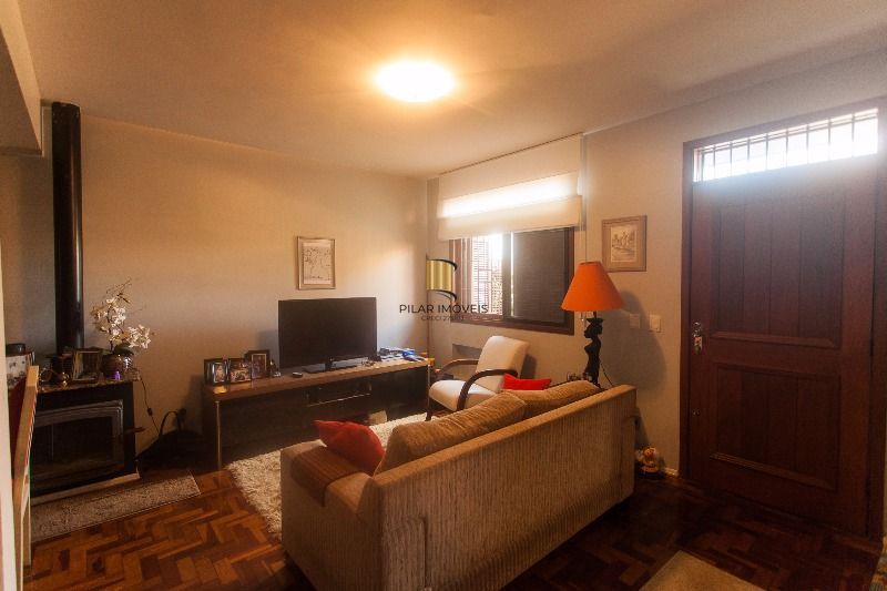 Casa Condominio para Venda - 170m², 3 dormitórios, sendo 1 suites, 2 vagas - Cavalhada