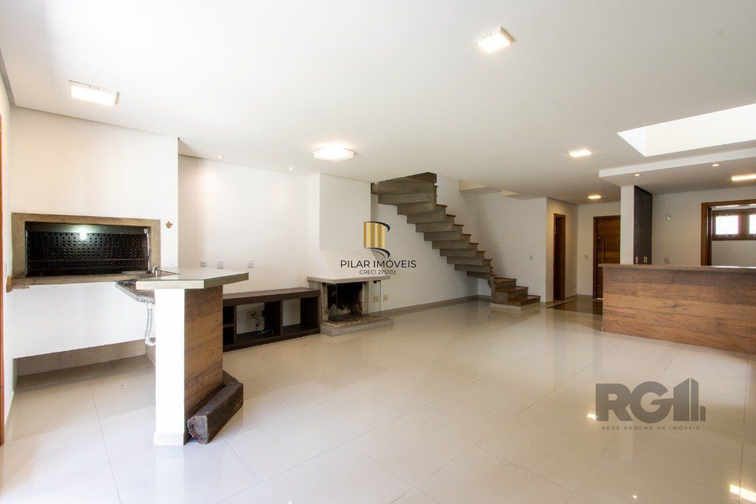 Casa 3 dormitórios no bairro Hípica