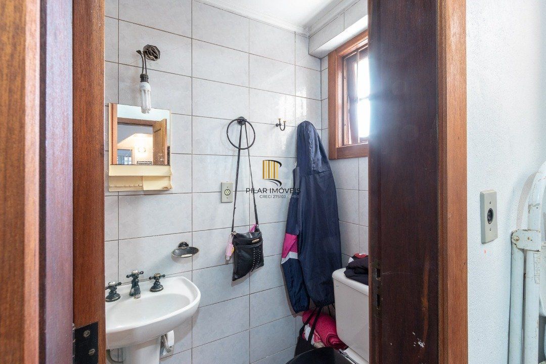 Casa Condominio para Venda - 175m², 3 dormitórios, sendo 1 suites, 4 vagas - Tristeza