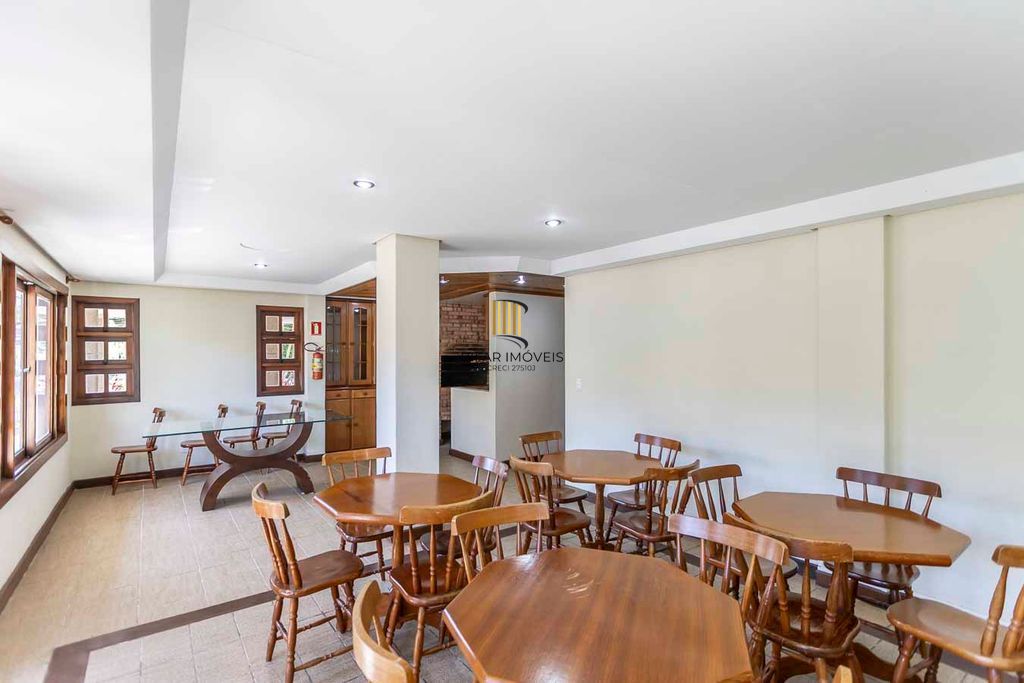 Cobertura semi mobiliada!