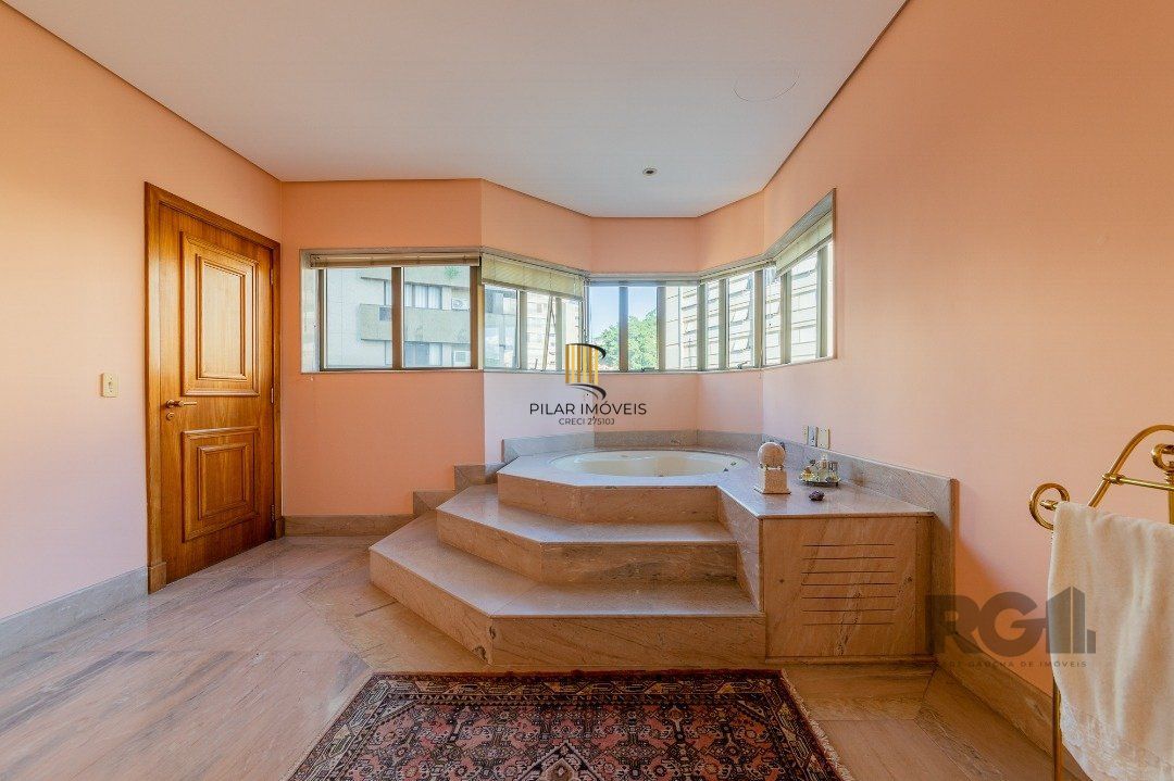 Apartamento 4 dormitórios no bairro Moinhos de Vento