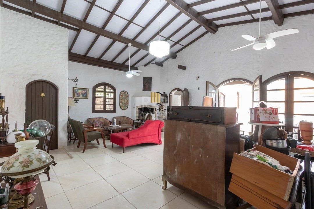 Casa para Venda - 380m², 3 dormitórios, sendo 1 suites, 3 vagas - Tristeza