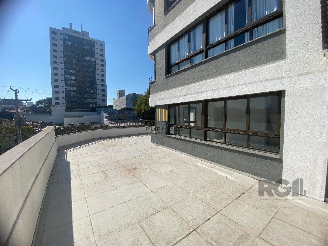 Loft com terraço privativo em L, possui 1 dormitório