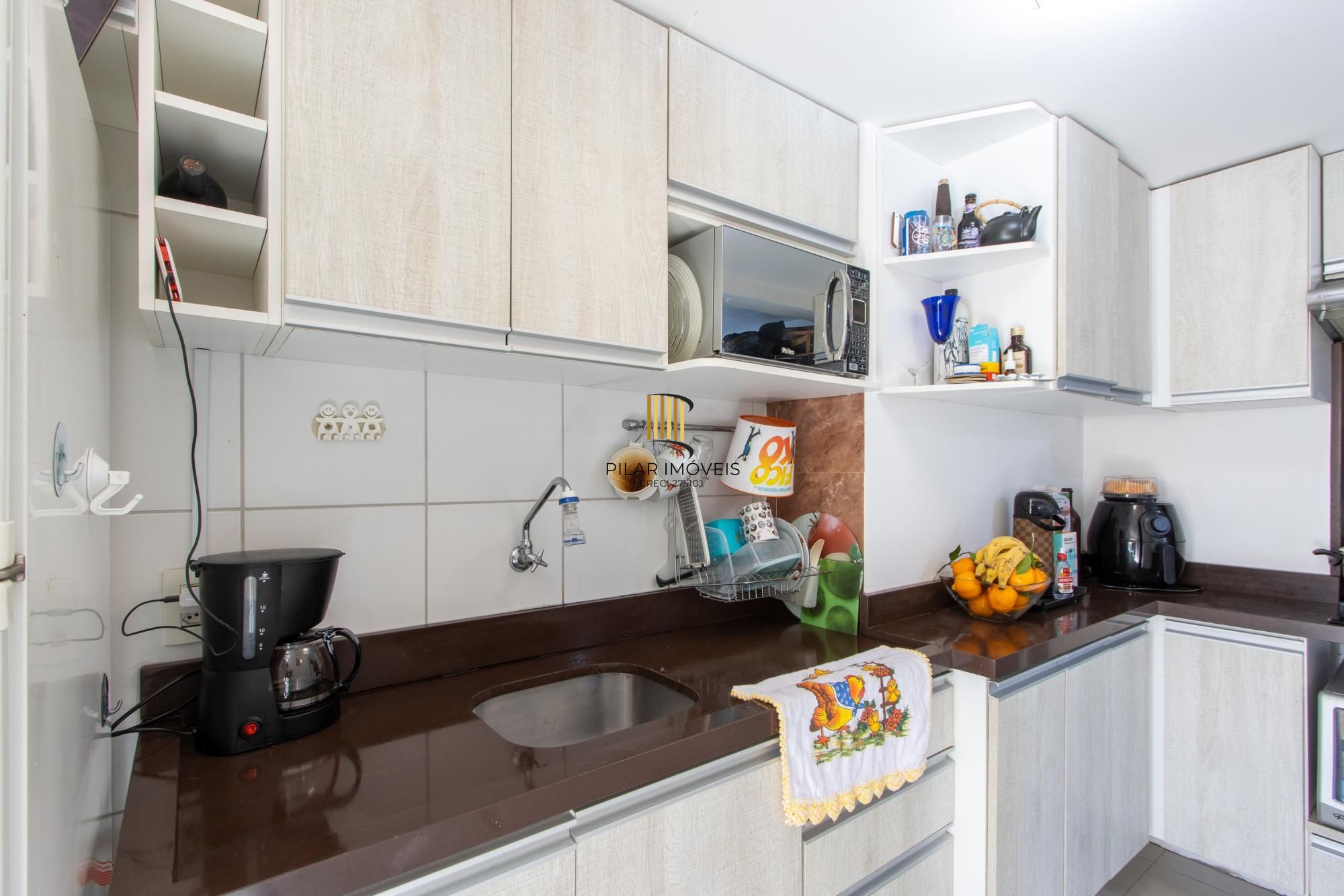 Apartamento térreo, semi mobiliado, com 54,81 m² de área privativa, 3 dormitórios e 1 vaga de garagem2