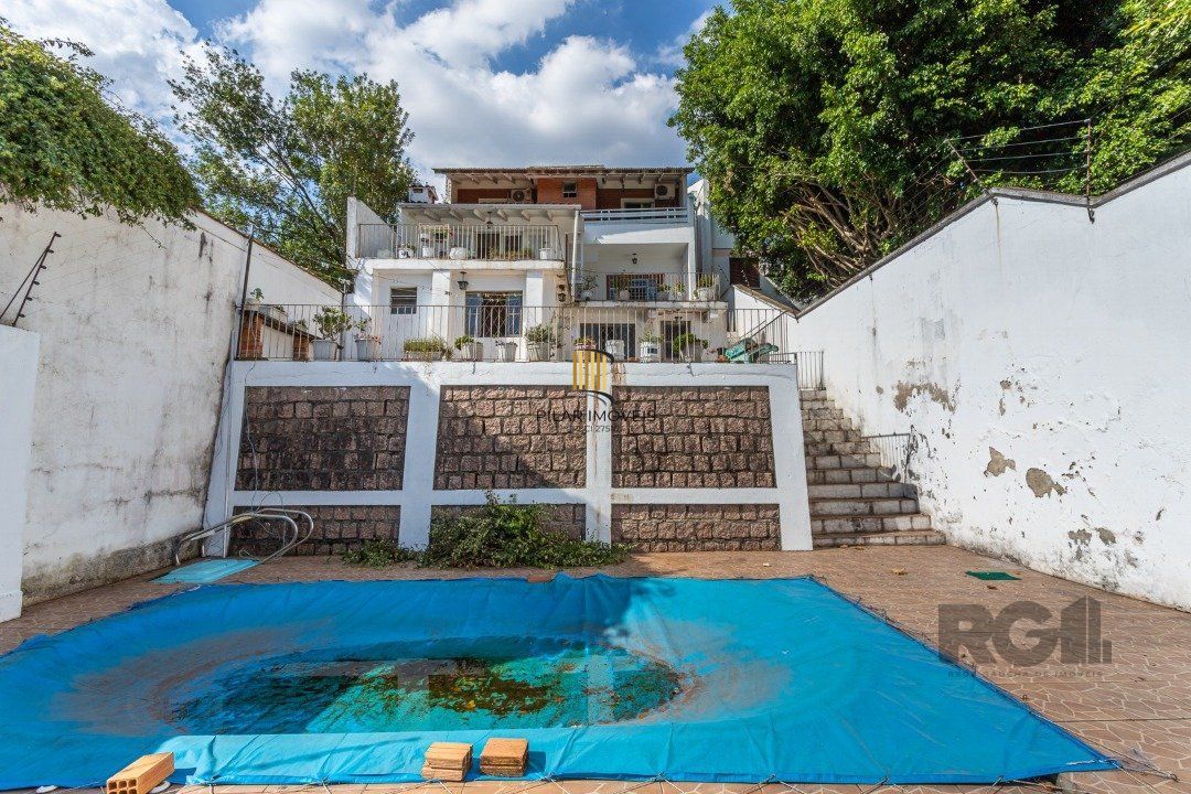 Casa com 3 Quartos à Venda, 293 m² por R$ 650.000