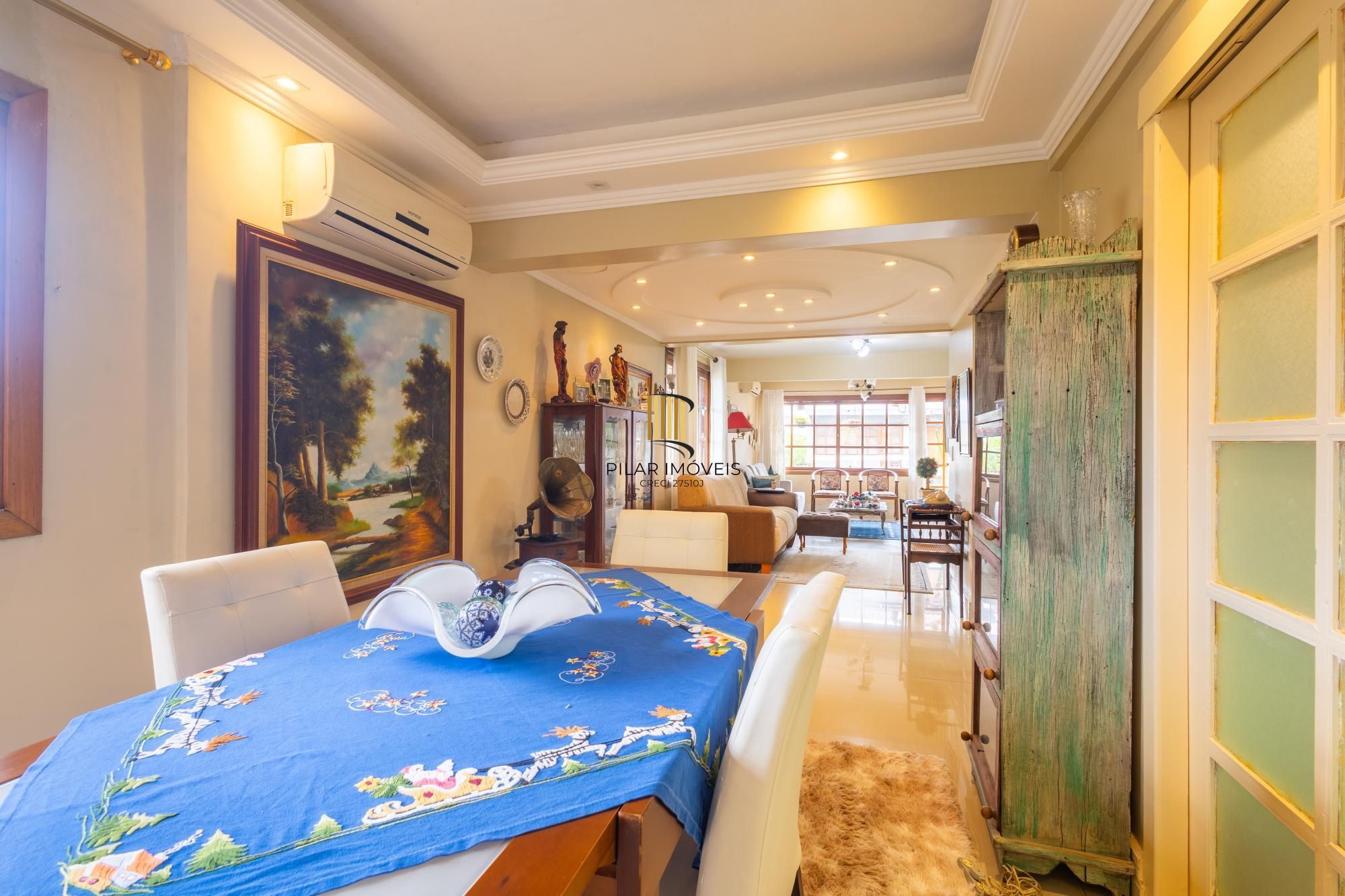 Casa em condomínio bairro Tristeza, com 185m² privativos.