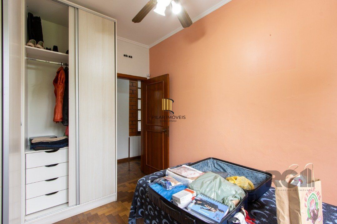 Casa para Venda - 440m², 3 dormitórios, sendo 1 suites, 2 vagas - Santa Tereza