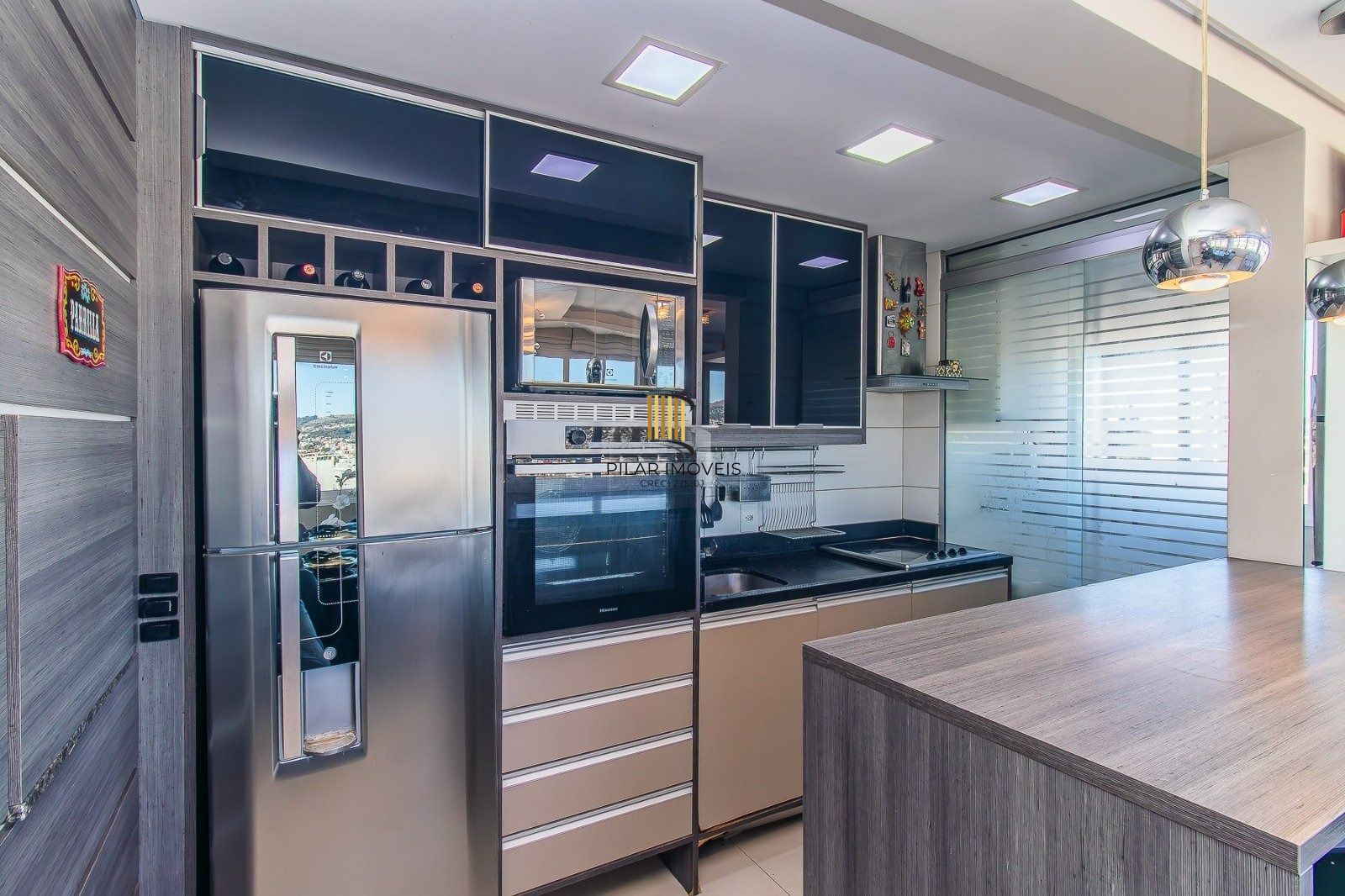 Apartamento de 3 dormitorios 1 suite e 2 vagas no Petrópolis